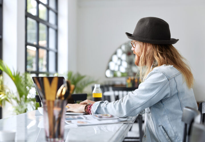 Agence marketing digital vs freelance - comment choisir